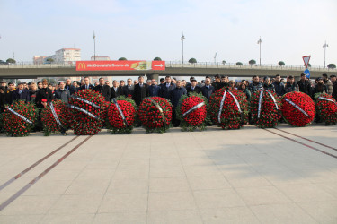 Yasamal rayonunun ictimaiyyəti 20 yanvar şəhidlərini anıb