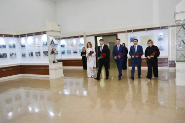Yasamal Rayon İcra Hakimiyyətinin kollektivi Ulu Öndərin xatirəsini anıb