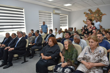 İcra başçısı ərazidə sakinlərlə görüşdü