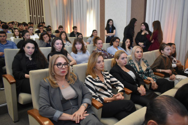 Yasamal rayonnda yerləşən Azərbaycan Milli Konservatoriyasında Azərbaycanın xalq artisti, xanəndə Mənsum İbrahimovun 65 illik yubileyi münasibətilə tədbir keçirilib.