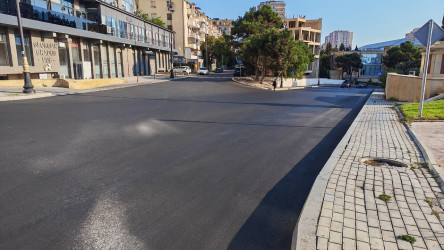 Yasamal rayonunda genişmiqyaslı asfaltlanma işləri aparılır