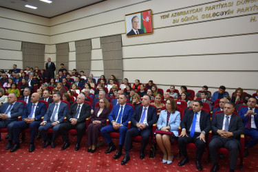 Yasamal ictimaiyyəti Müstəqilliyin Bərpası Gününü qeyd edir