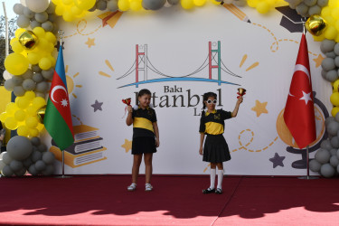 Şəhid övladının ilk dərs sevinci