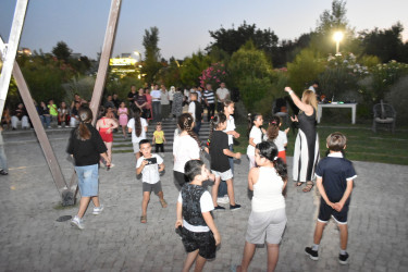 Yasamal rayon parkında axşam konserti keçirildi