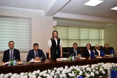 İcra başçısı qabaqcıl müəllimlərlə görüşdü