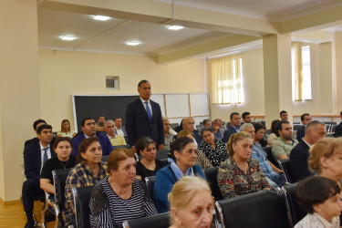 Yasamal RİH başçısı ərazidə sakinlərlə görüşdü