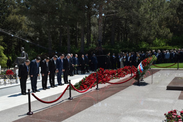 Yasamal rayon ictimaiyyəti Ulu Öndərin əziz xatirəsini yad edib