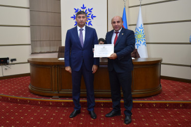 Yasamal ictimaiyyəti Müstəqilliyin Bərpası Gününü qeyd edir