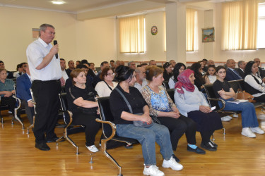 İcra başçısının sakinlərlə görüşləri davam edir