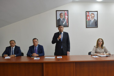 İcra Başçısı ərazidə sakinlər ilə görüşdü