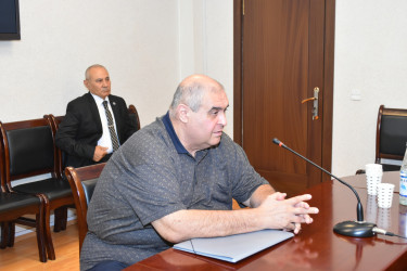 İcra Başçısı sakinləri inzibati binada qəbul etdi