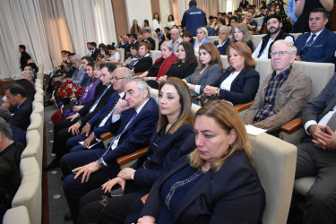 Yasamal rayonnda yerləşən Azərbaycan Milli Konservatoriyasında Azərbaycanın xalq artisti, xanəndə Mənsum İbrahimovun 65 illik yubileyi münasibətilə tədbir keçirilib.
