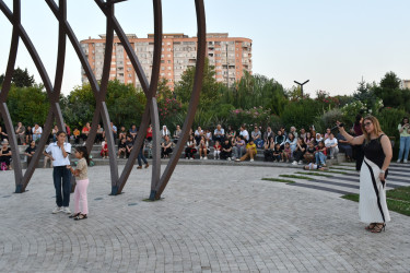 Yasamal rayon parkında axşam konserti keçirildi