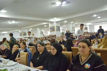 Təzə Pir məscidində şəhidlərimizin ruhuna ehsan süfrəsi açılıb