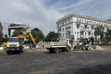 Yasamal rayonunun bir sıra ünvanlarında yol təmiri işləri davam edir