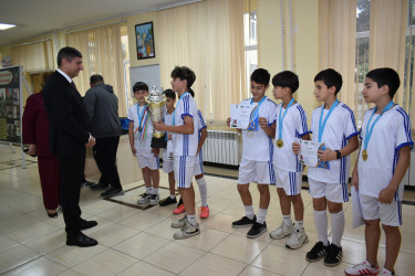 “Zəfərindən güc al” adlı ABAD məhəllələrarası minifutbol turnirində Bakı şəhəri üzrə 1-ci yerin Yasamal komandası tutub