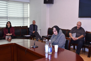 İcra Başçısı sakinləri inzibati binada qəbul etdi