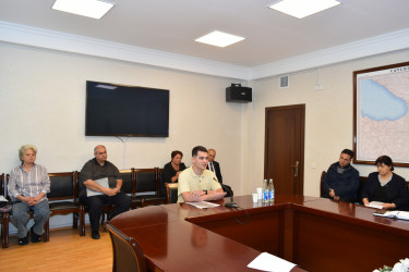 İcra Başçısı sakinləri inzibati binada qəbul etdi