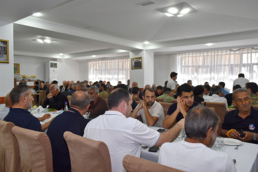 Təzə Pir məscidində şəhidlərimizin ruhuna ehsan süfrəsi açılıb