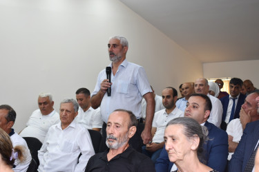 İcra Başçısı ərazidə sakinlər ilə görüşdü