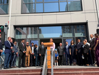 Şəhid övladının ilk dərs sevinci