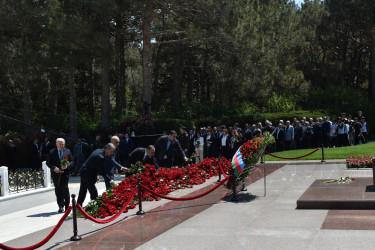 Yasamal rayon ictimaiyyəti Ulu Öndərin əziz xatirəsini yad edib