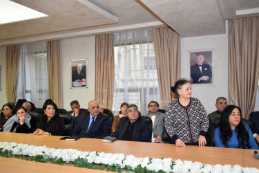 İcra Başçısı sakinlərlə açıq mikrofon formatında görüş keçirdi, sual və müraciətlərinə bir-bir cavab verdi