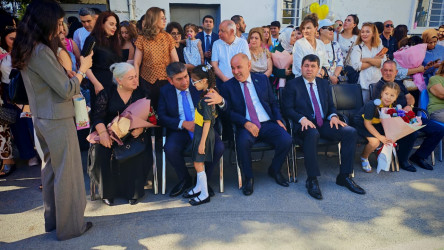 Şəhid övladının ilk dərs sevinci