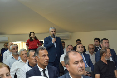 İcra Başçısı ərazidə sakinlər ilə görüşdü