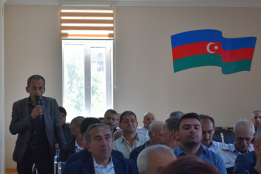İcra Başçısı ərazidə sakinlərlə görüşdü,  problemlərinin həllinə dair göstərişlər verdi