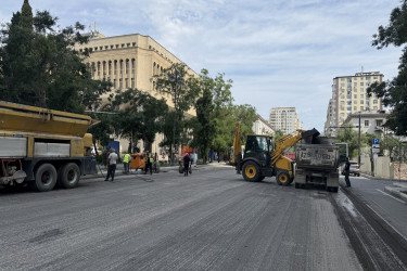 Yasamal rayonunun bir sıra ünvanlarında yol təmiri işləri davam edir