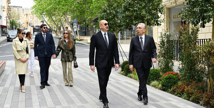 Prezident İlham Əliyev Bakının İslam Səfərli küçəsinin yenidənqurmadan sonra açılışında iştirak edib