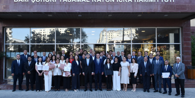 Dövlət qulluqçularının peşə bayramı günü Yasamal rayonunda qeyd olunub