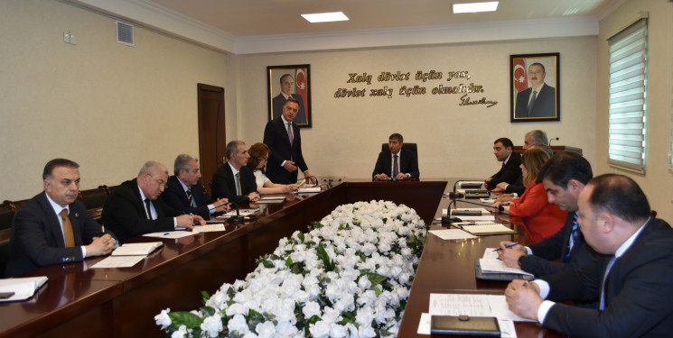 Yasamal Rayon İcra Hakimiyyətində başçı sakinləri qəbul edib
