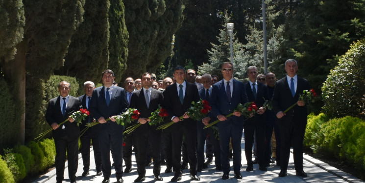 Yasamal rayon ictimaiyyəti Ulu Öndərin əziz xatirəsini yad edib