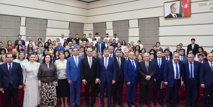 Yasamal ictimaiyyəti Tibb İşçilərinin Peşə Bayramını qeyd edib