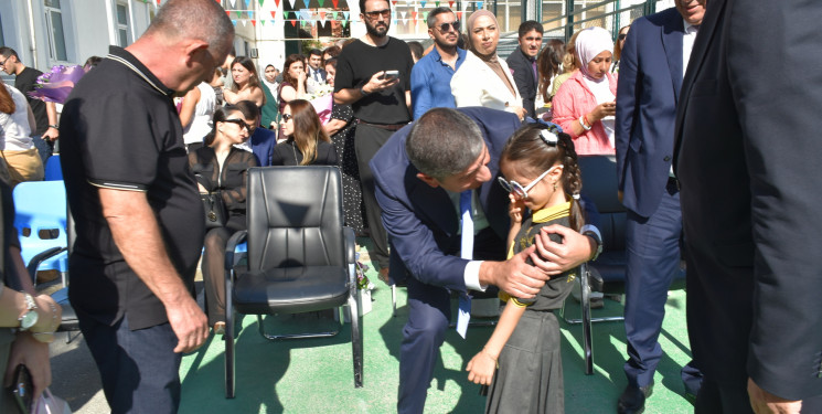 Şəhid övladının ilk dərs sevinci