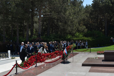 Yasamal rayon ictimaiyyəti Ulu Öndərin əziz xatirəsini yad edib