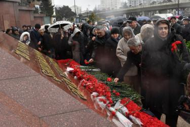 Yasamal rayon ictimaiyyəti  20 yanvar şəhidlərini yad edib
