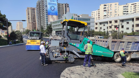 Yasamal rayonunda asfalt vurma işlər davam edir