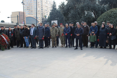 Yasamal rayonunun ictimaiyyəti 20 yanvar şəhidlərini anıb