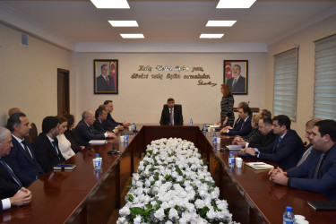 Dövlət qulluqçularının xidməti fəaliyyətinin qiymətləndirilməsinə dair illik hesabatın müzakirəsi keçirilmişdir