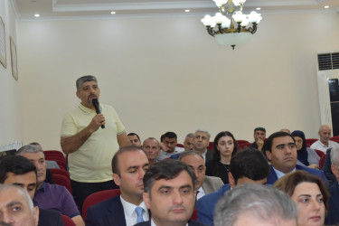 İcra Başçısı ərazidə Yasamal sakinləri ilə görüşdü