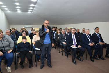Başçı ərazidə sakinlərlə görüşdü, problem və şikayətlərini dinlədi