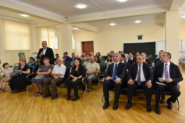 Yasamal RİH başçısı ərazidə sakinlərlə görüşdü