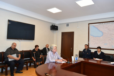 İcra Başçısı sakinləri inzibati binada qəbul etdi
