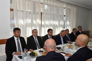 Təzə Pir məscidində şəhidlərimizin ruhuna ehsan süfrəsi açılıb