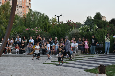 Yasamal rayon parkında axşam konserti keçirildi