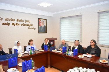 İcra başçısı qabaqcıl müəllimlərlə görüşdü