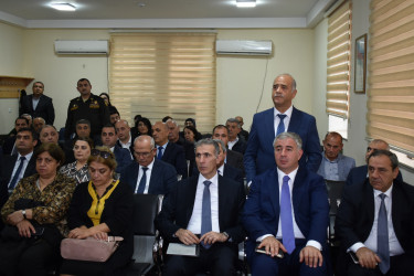 İcra Başçısı ərazidə Yasamal sakinləri ilə görüşdü, müraciətlərin həllinə dair göstərişlər verdi